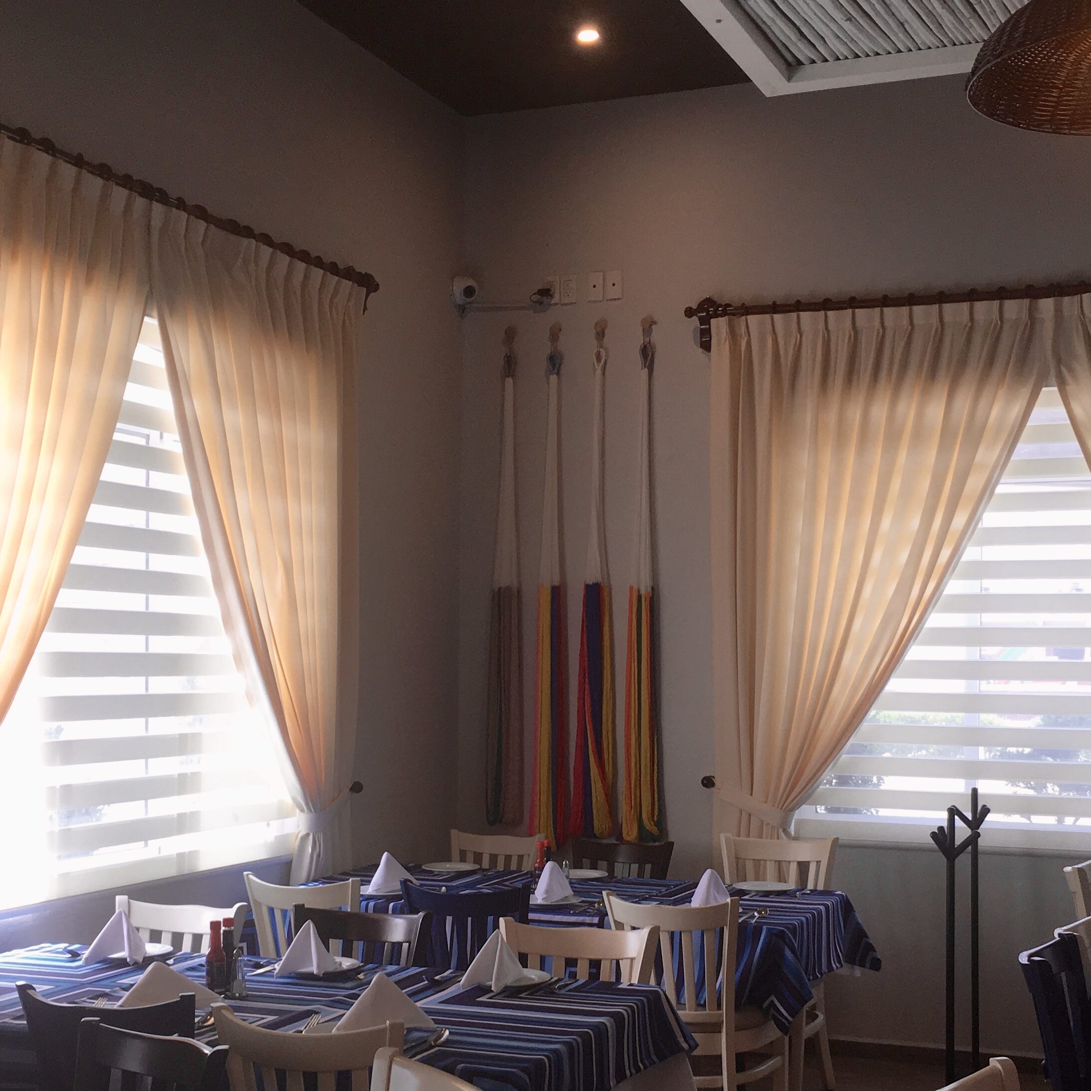 cortinas en Queretaro, cortineros de madera, arillo para cortina de madera
